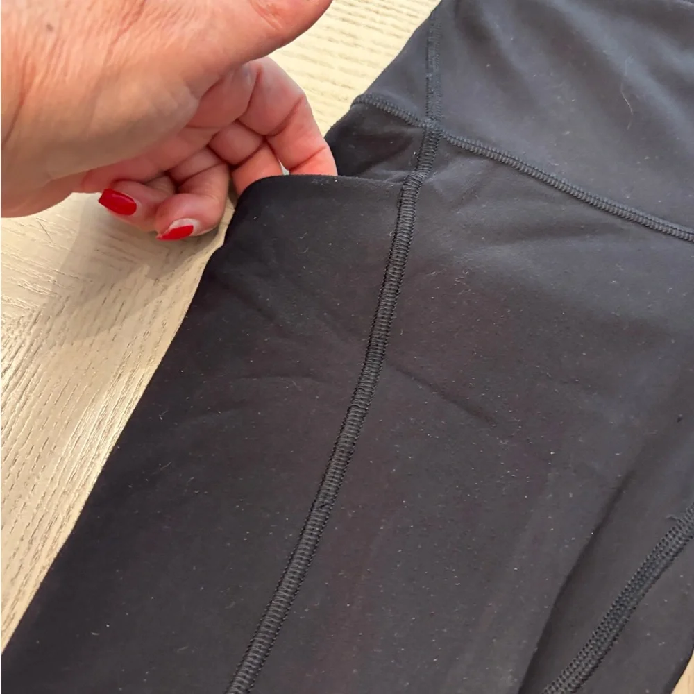 Lululemon Black Leggings Sz 2 - Picture 5 of 8